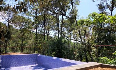 Residencia en Venta en Avandaro Dentro de Exclusivo Fraccionamiento.