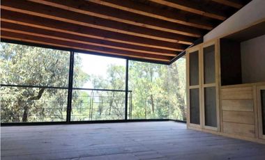 Residencia en Venta en Avandaro Dentro de Exclusivo Fraccionamiento.
