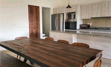 Casa en Renta Dentro de Fraccionamiento en Valle de Bravo