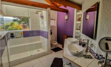 CASA EN RENTA EN VALLE DE BRAVO CON VISTA AL LAGO