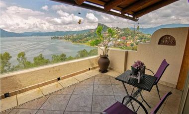 CASA EN RENTA EN VALLE DE BRAVO CON VISTA AL LAGO