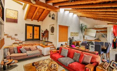 CASA EN RENTA EN VALLE DE BRAVO CON VISTA AL LAGO