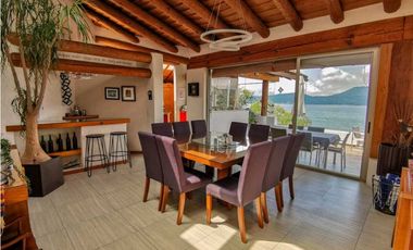 CASA EN RENTA EN VALLE DE BRAVO CON VISTA AL LAGO