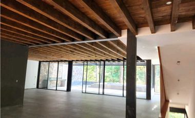 Residencia en Venta Cerca Del Centro de Avándaro