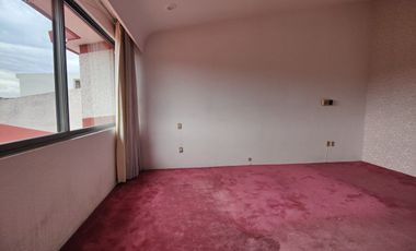 SE VENDE EXCELENTE CASA EN BOSQUES DE LAS LOMAS (V)