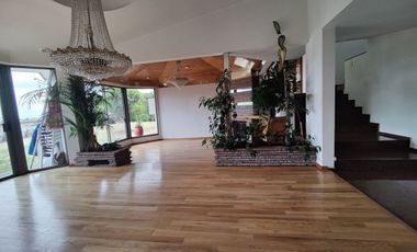 SE VENDE EXCELENTE CASA EN BOSQUES DE LAS LOMAS (V)