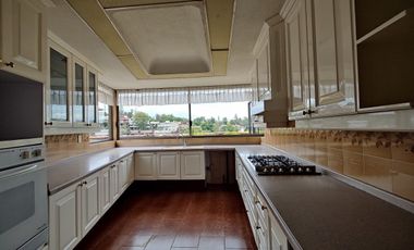 SE VENDE EXCELENTE CASA EN BOSQUES DE LAS LOMAS (V)