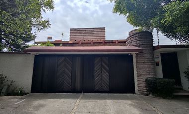 SE VENDE EXCELENTE CASA EN BOSQUES DE LAS LOMAS (V)