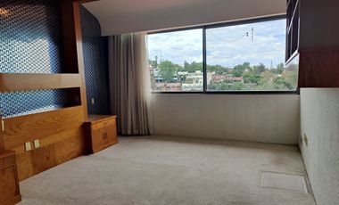 SE VENDE EXCELENTE CASA EN BOSQUES DE LAS LOMAS (V)