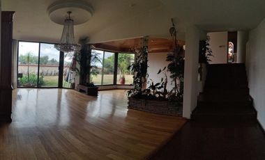 SE VENDE EXCELENTE CASA EN BOSQUES DE LAS LOMAS (V)
