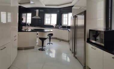 SE VENDE EXCELENTE CASA EN LAS VILLAS (V)