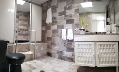 CASA A LA VENTA EN LOMAS DE TECAMACHALCO (V)