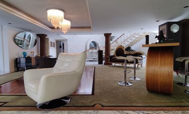 SE RENTA HERMOSA CASA EN ESQUINA EN BOSQUES DÉ LAS LOMAS (V)