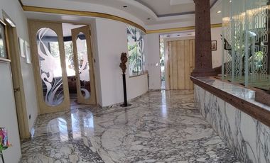 SE RENTA HERMOSA CASA EN ESQUINA EN BOSQUES DÉ LAS LOMAS (V)