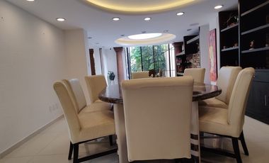 SE RENTA HERMOSA CASA EN ESQUINA EN BOSQUES DÉ LAS LOMAS (V)