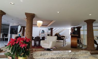 SE RENTA HERMOSA CASA EN ESQUINA EN BOSQUES DÉ LAS LOMAS (V)