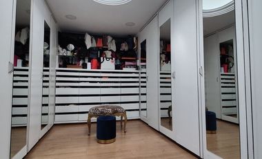 SE RENTA HERMOSA CASA EN ESQUINA EN BOSQUES DÉ LAS LOMAS (V)