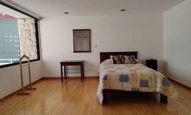 SE RENTA HERMOSA CASA EN ESQUINA EN BOSQUES DÉ LAS LOMAS (V)