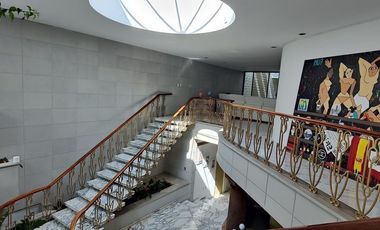 SE RENTA HERMOSA CASA EN ESQUINA EN BOSQUES DÉ LAS LOMAS (V)