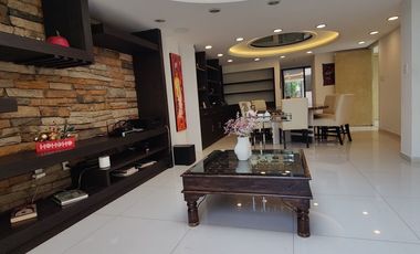 SE RENTA HERMOSA CASA EN ESQUINA EN BOSQUES DÉ LAS LOMAS (V)