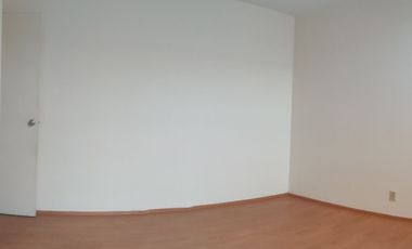 SE VENDE CASA EN ESQUINA EN LOMAS DE CHAPULTEPEC (V)