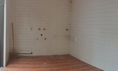 SE VENDE CASA EN ESQUINA EN LOMAS DE CHAPULTEPEC (V)
