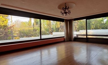 SE VENDE CASA EN ESQUINA EN LOMAS DE CHAPULTEPEC (V)