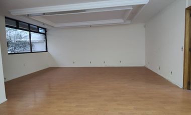 SE VENDE CASA EN ESQUINA EN LOMAS DE CHAPULTEPEC (V)