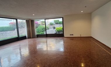 SE VENDE CASA EN ESQUINA EN LOMAS DE CHAPULTEPEC (V)