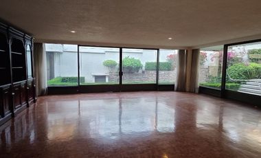 SE VENDE CASA EN ESQUINA EN LOMAS DE CHAPULTEPEC (V)