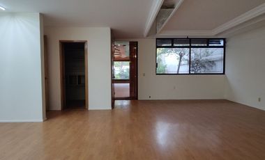 SE VENDE CASA EN ESQUINA EN LOMAS DE CHAPULTEPEC (V)