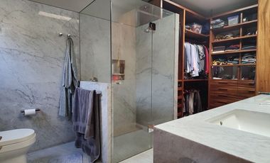 SE VENDE INCREÍBLE CASA EN LOMAS VIRREYES (V)