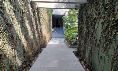 SE VENDE INCREÍBLE CASA EN LOMAS VIRREYES (V)