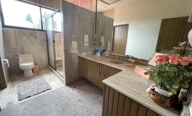 Casa a la  Renta  Amueblada o Venta en Bosques de las Lomas (V)