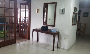 BAJA DE PRECIO!!  CASA EN VENTA EN PASEO DE LA HERRADURA!!!(V)