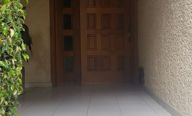 BAJA DE PRECIO!!  CASA EN VENTA EN PASEO DE LA HERRADURA!!!(V)