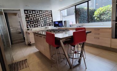 SE VENDE EXCELENTE CASA EN BOSQUES DE LAS LOMAS (V)