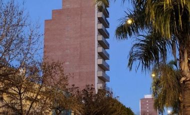 VENTA - 27 de Febrero / Pte. Roca - Of.