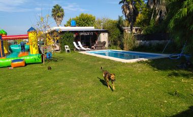 Quinta 4 amb. Con Parque y Pileta