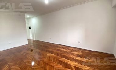Departamento en Castelar Norte Centro - 3 Ambientes - Iluminado -Terraza -