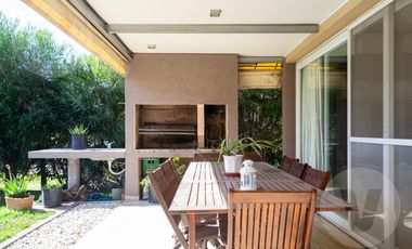 Casa en venta - Barrio Santa Juana, Canning