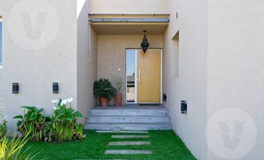 Casa en venta - Barrio Santa Juana, Canning