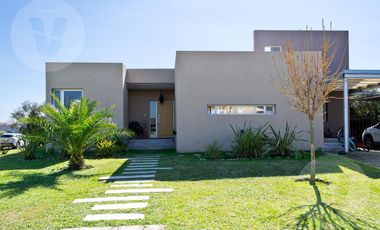 Casa en venta - Barrio Santa Juana, Canning