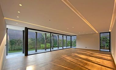 Casa nueva en calle cerrada en  Venta en Jardines  Pedregal