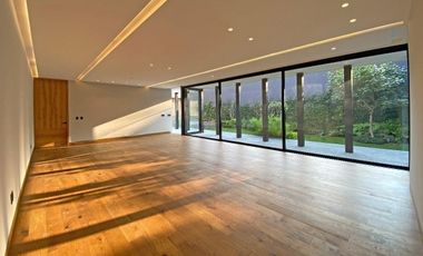 Casa nueva en calle cerrada en  Venta en Jardines  Pedregal