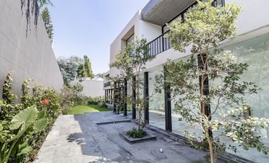 Casa nueva en calle cerrada en  Venta en Jardines  Pedregal