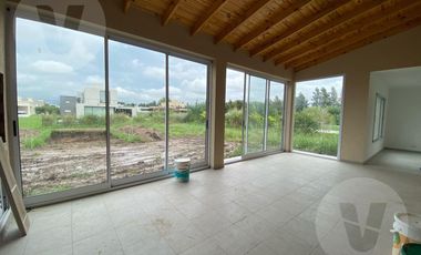 Casa en venta - Barrio El Rebenque, Canning