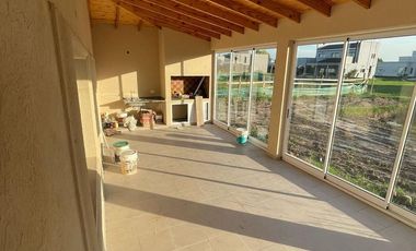 Casa en venta - Barrio El Rebenque, Canning