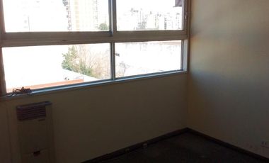 Oficina en galeria comercial con ascensor. Laprida 165. Lomas de Zamora Oeste