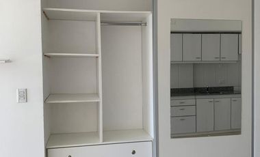 Monoambiente en venta. (Con cochera y balcón)